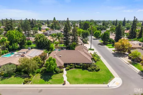 7705 Calle Cerca, Bakersfield, CA 93309