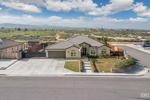 View/Area - 419 Diamond St, Taft, CA 93268 photo 2 of 3