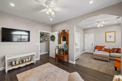 Entry Way - 419 Diamond St, Taft, CA 93268 photo 6 of 6