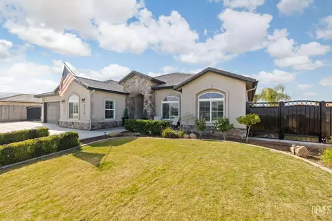 Exterior - 419 Diamond St, Taft, CA 93268 photo 10 of 12