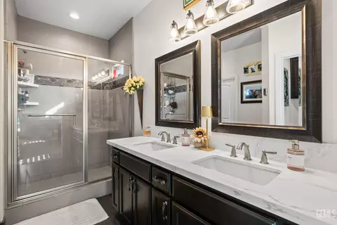 Bath - 419 Diamond St, Taft, CA 93268 photo 1 of 2
