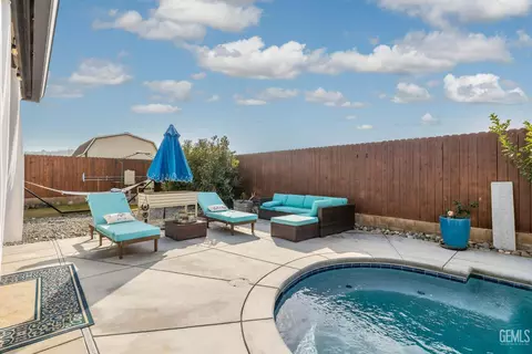 Exterior - 419 Diamond St, Taft, CA 93268 photo 7 of 12