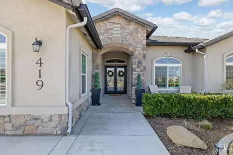 Exterior - 419 Diamond St, Taft, CA 93268 photo 12 of 12