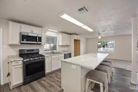 605 46th St, Bakersfield, CA 93301 photo 12