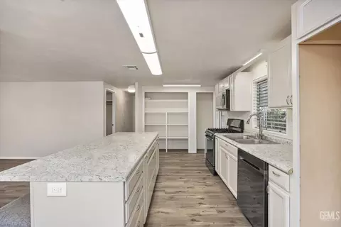 605 46th St, Bakersfield, CA 93301 photo 10