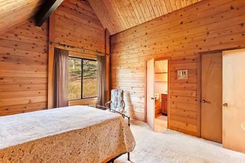 Bedroom - 24450 Oaktree Ct, Tehachapi, CA 93561 photo 5 of 5