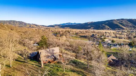 View/Area - 24450 Oaktree Ct, Tehachapi, CA 93561 photo 2 of 3
