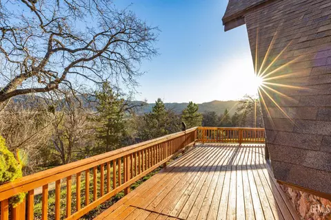 Exterior - 24450 Oaktree Ct, Tehachapi, CA 93561 photo 7 of 15