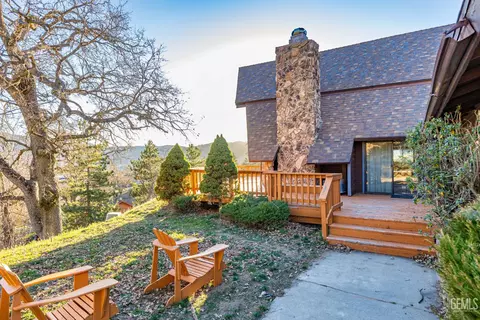 Exterior - 24450 Oaktree Ct, Tehachapi, CA 93561 photo 12 of 15