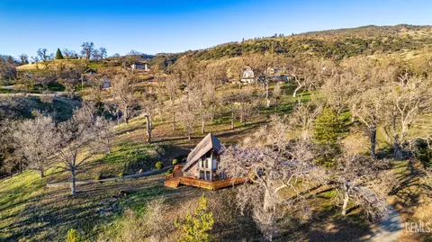 Other - 24450 Oaktree Ct, Tehachapi, CA 93561 photo 4 of 5