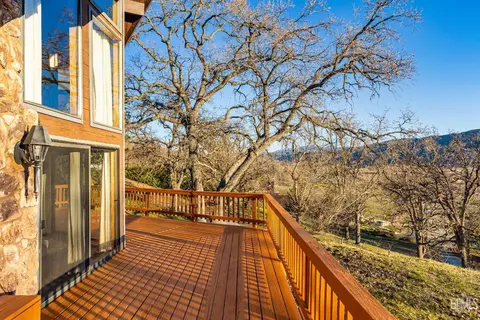 Exterior - 24450 Oaktree Ct, Tehachapi, CA 93561 photo 10 of 15