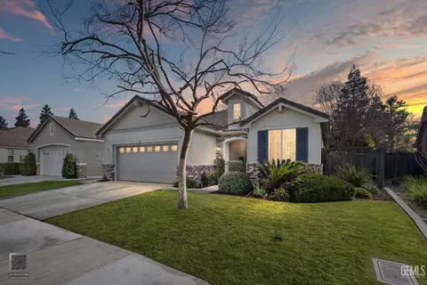 334 Hollyhill Dr, Bakersfield, CA 93312