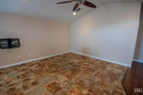 Living - 9508 Bard Ct, Bakersfield, CA 93311 photo 2 of 4