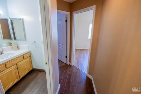 Entry Way - 9508 Bard Ct, Bakersfield, CA 93311 photo 5 of 5