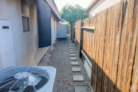 Exterior - 9508 Bard Ct, Bakersfield, CA 93311 photo 11 of 11