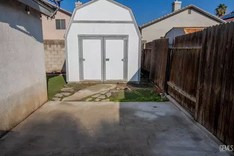 Exterior - 9508 Bard Ct, Bakersfield, CA 93311 photo 9 of 11