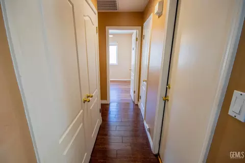 Entry Way - 9508 Bard Ct, Bakersfield, CA 93311 photo 4 of 5