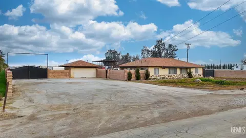 18478 Poplar Ave, Shafter, CA 93263