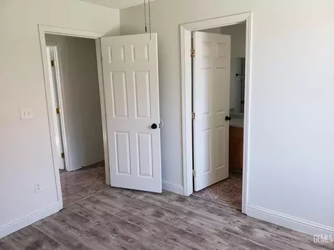 Bedroom - 285 E Ash Ave, Shafter, CA 93263 photo 6 of 6