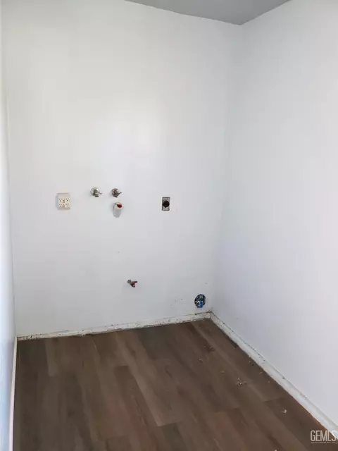 Other - 285 E Ash Ave, Shafter, CA 93263 photo 5 of 10