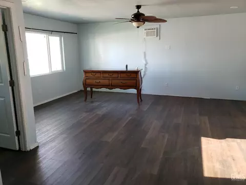Living - 285 E Ash Ave, Shafter, CA 93263 photo 8 of 8