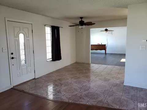 Other - 285 E Ash Ave, Shafter, CA 93263 photo 3 of 10