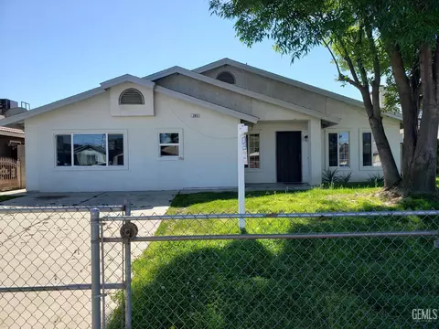 285 E Ash Ave, Shafter, CA 93263