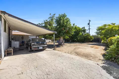Exterior - 348 Broadway St, Wasco, CA 93280 photo 4 of 8