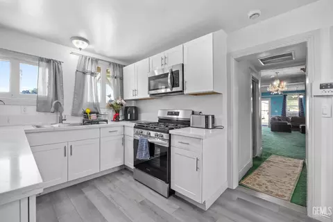 Kitchen - 348 Broadway St, Wasco, CA 93280 photo 1 of 4