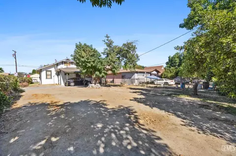 Exterior - 348 Broadway St, Wasco, CA 93280 photo 6 of 8