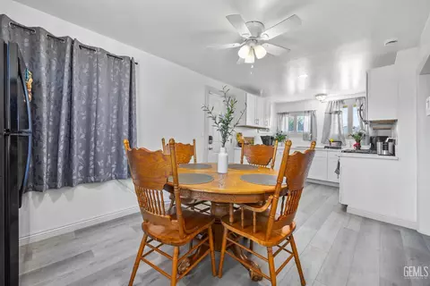 Dining - 348 Broadway St, Wasco, CA 93280 photo 1 of 2