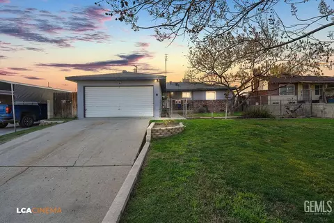 2204 Lynwood St, Bakersfield, CA 93306