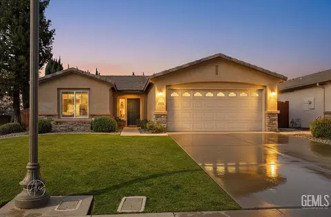 11528 Indian Hawthorne St, Bakersfield, CA 93311