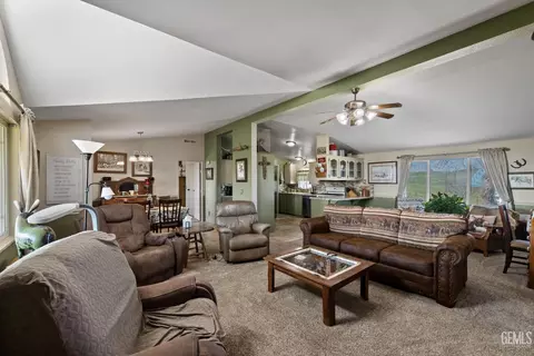 Living - 472 Eaglecrest Rd, Bakersfield, CA 93308 photo 1 of 2
