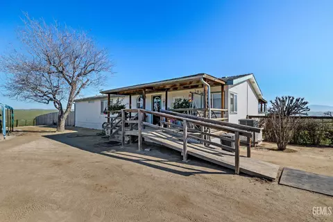 Exterior - 472 Eaglecrest Rd, Bakersfield, CA 93308 photo 21 of 22