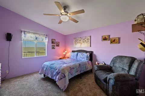 Bedroom - 472 Eaglecrest Rd, Bakersfield, CA 93308 photo 5 of 5