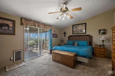 Bedroom - 472 Eaglecrest Rd, Bakersfield, CA 93308 photo 2 of 5