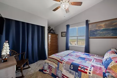 Bedroom - 472 Eaglecrest Rd, Bakersfield, CA 93308 photo 4 of 5