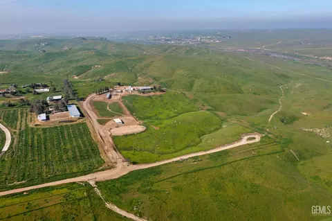 View/Area - 472 Eaglecrest Rd, Bakersfield, CA 93308 photo 6 of 7