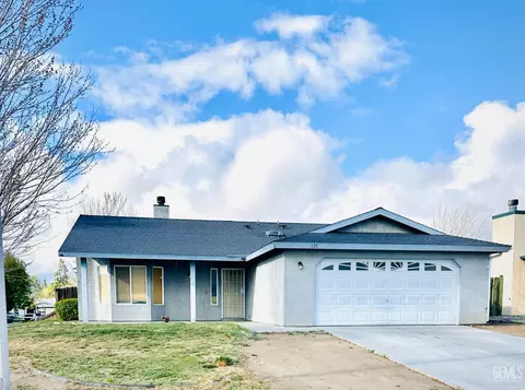 321 Holly Dr, Tehachapi, CA 93561