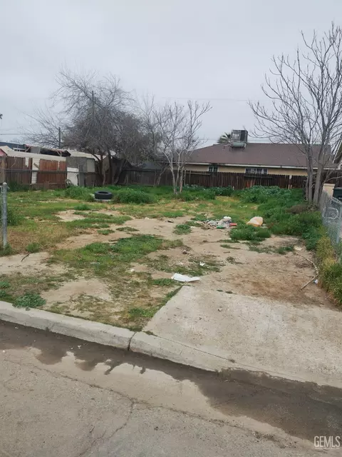 904 Curtis Dr, Bakersfield, CA 93307