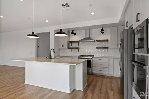 Kitchen - 1360 Bodega Dr, Tehachapi, CA 93561 photo 3 of 7