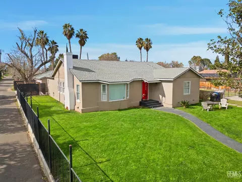 135 A St, Bakersfield, CA 93304