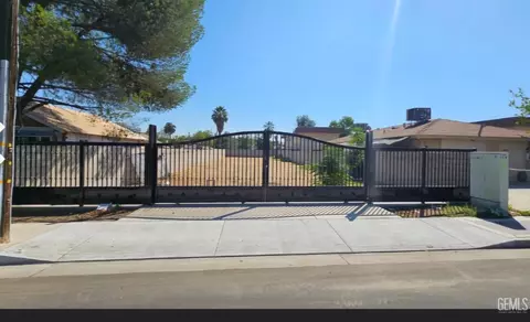 2223 Palm St, Bakersfield, CA 93304