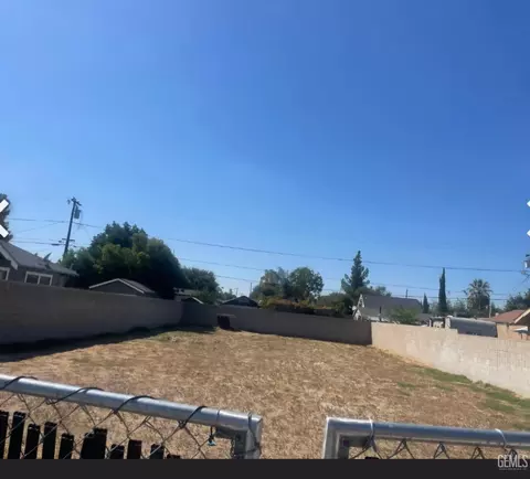 437 Holtby Rd, Bakersfield, CA 93304