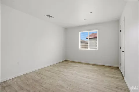 321 E I St, Tehachapi, CA 93561 photo 5