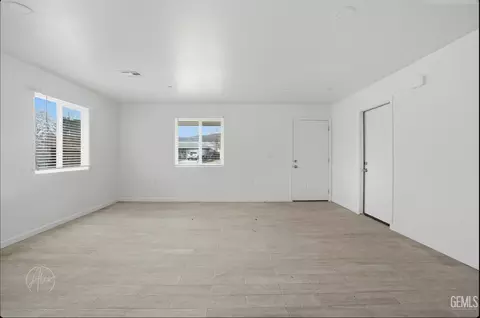 321 E I St, Tehachapi, CA 93561 photo 3