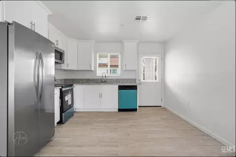 321 E I St, Tehachapi, CA 93561 photo 4