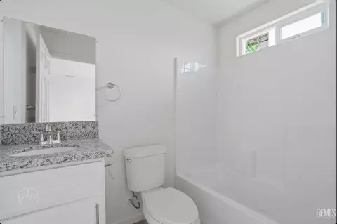 321 E I St, Tehachapi, CA 93561 photo 7