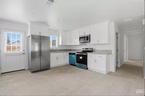 321 E I St, Tehachapi, CA 93561 photo 16